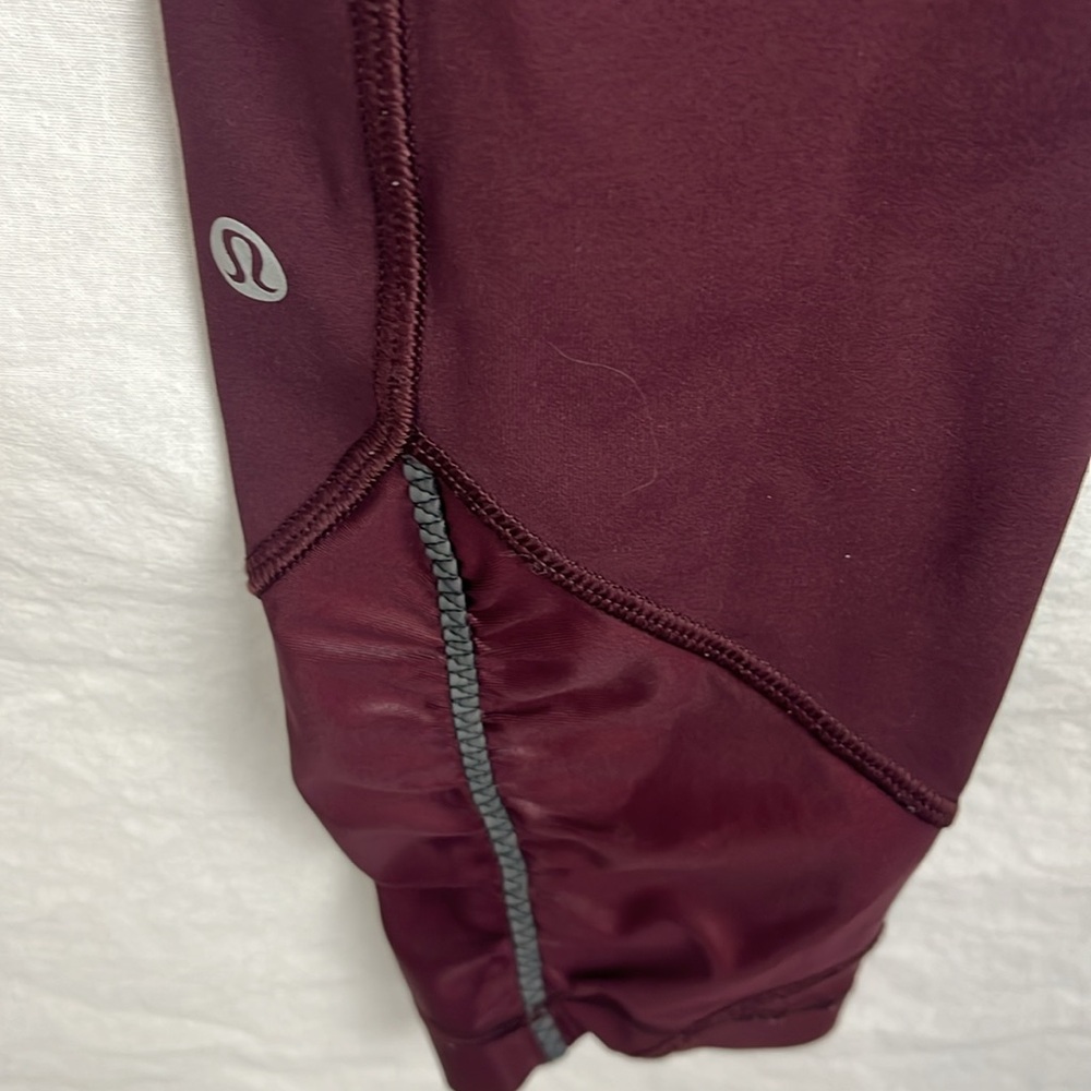 Lululemon Women's Burgundy Athletic Pants 4 7/8 - Picture 5 of 5
